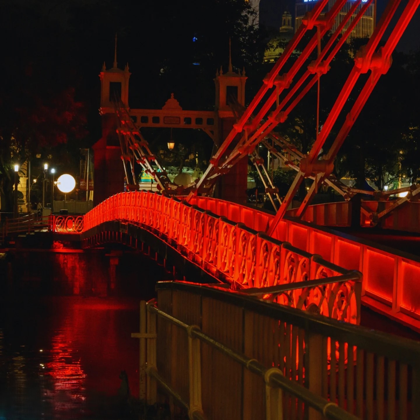 Cavenagh Bridge, The Downtown Core, Singapore