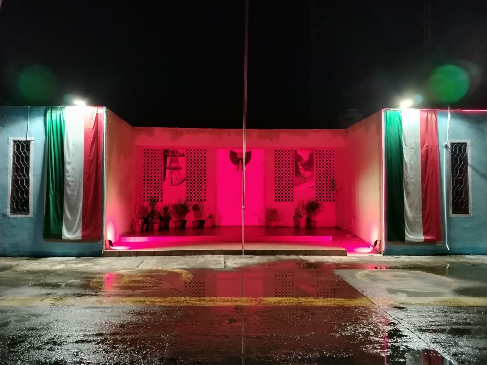 Palacio Municipal iluminado