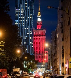 Pałac Kultury i Nauki illuminated for World Heart Day