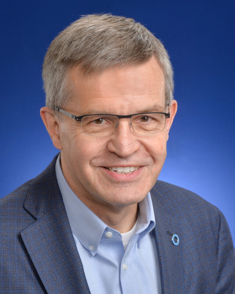 a portrait image of Robert J Heine
