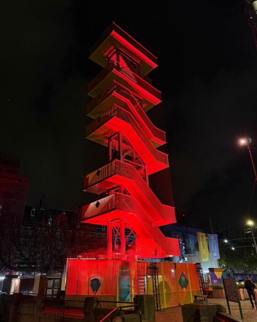 The-Hague-Netherlands-Uitkijktoren-het-Binnenhof - World Heart Day 2025 - Illuminated red