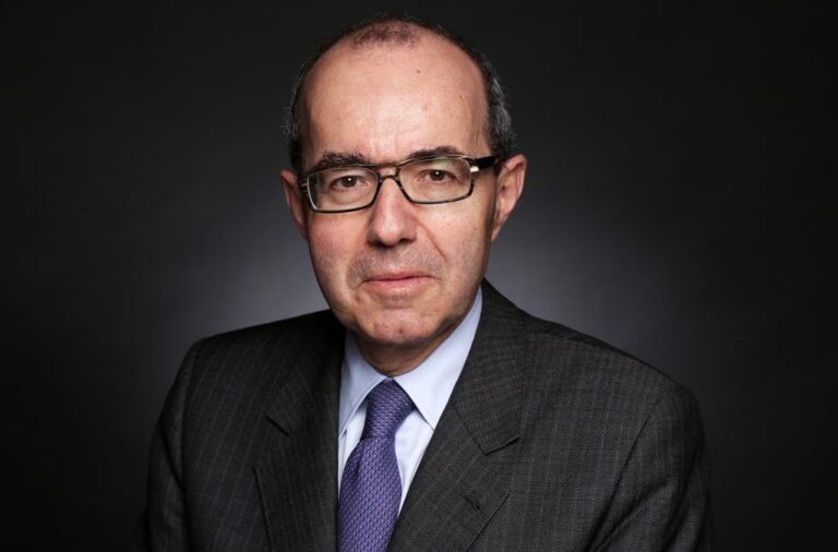a portrait image of Thomas Cueni