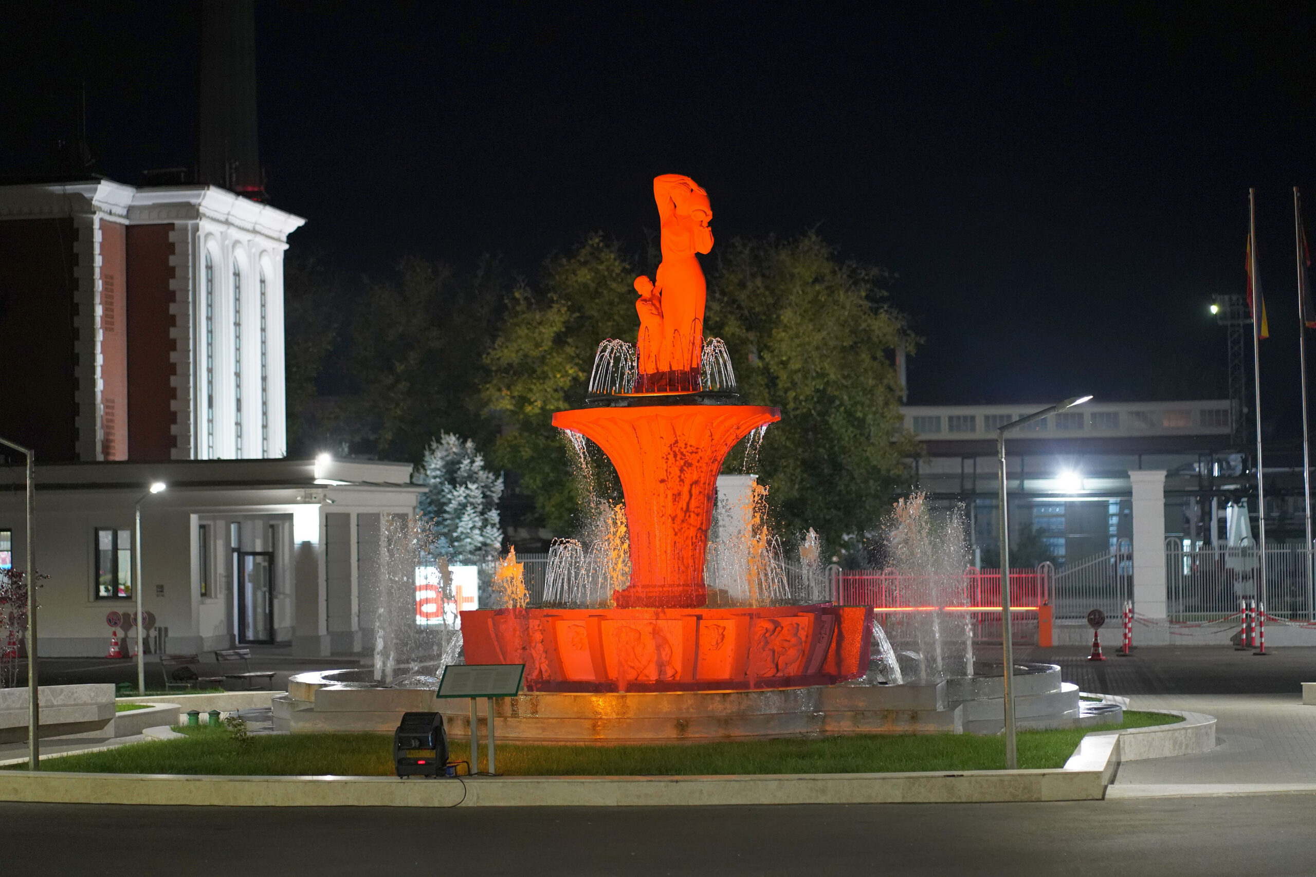 The statue of motherhood and life